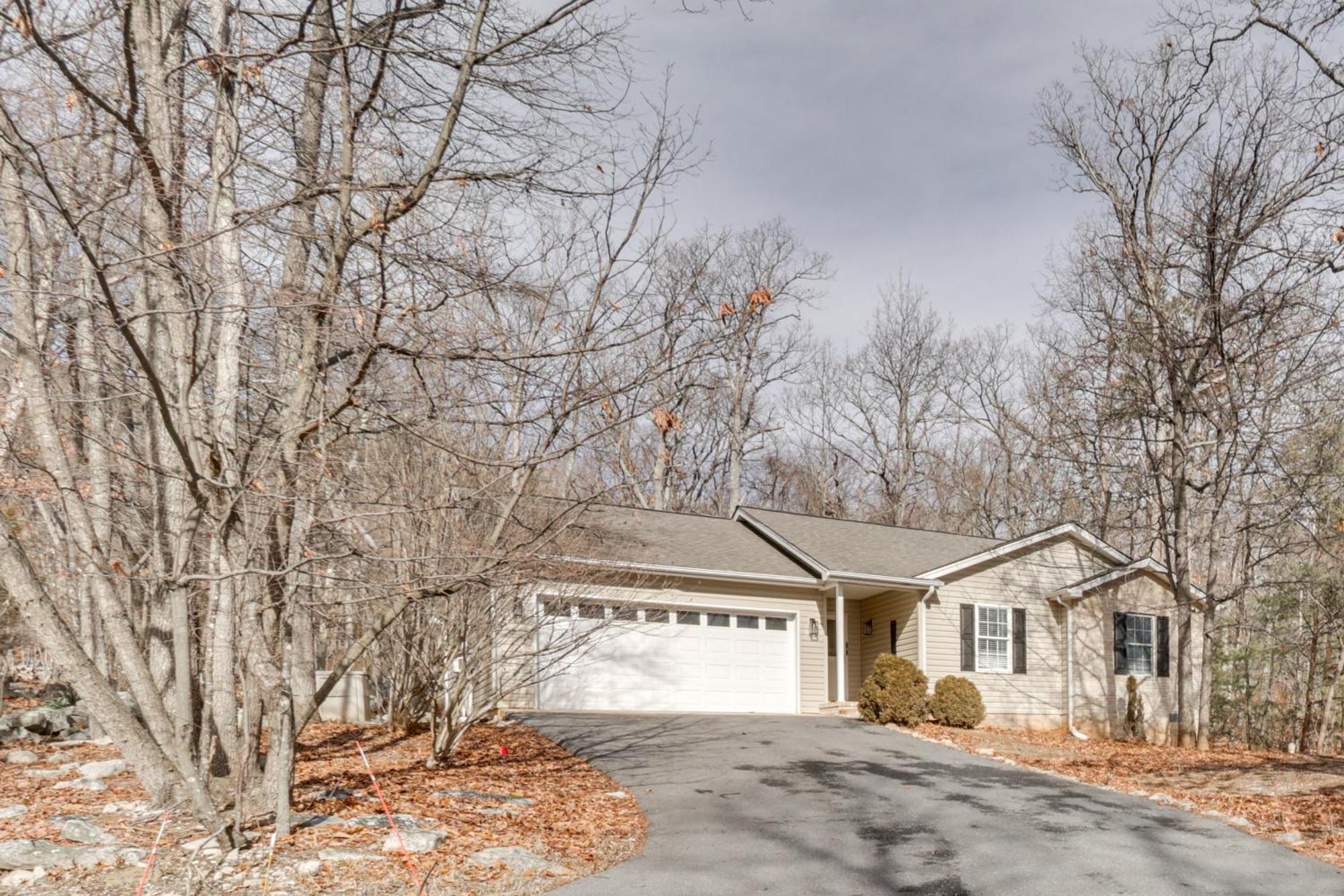 Vacation Rental, 1 Mi To Skiing! Holiday home *